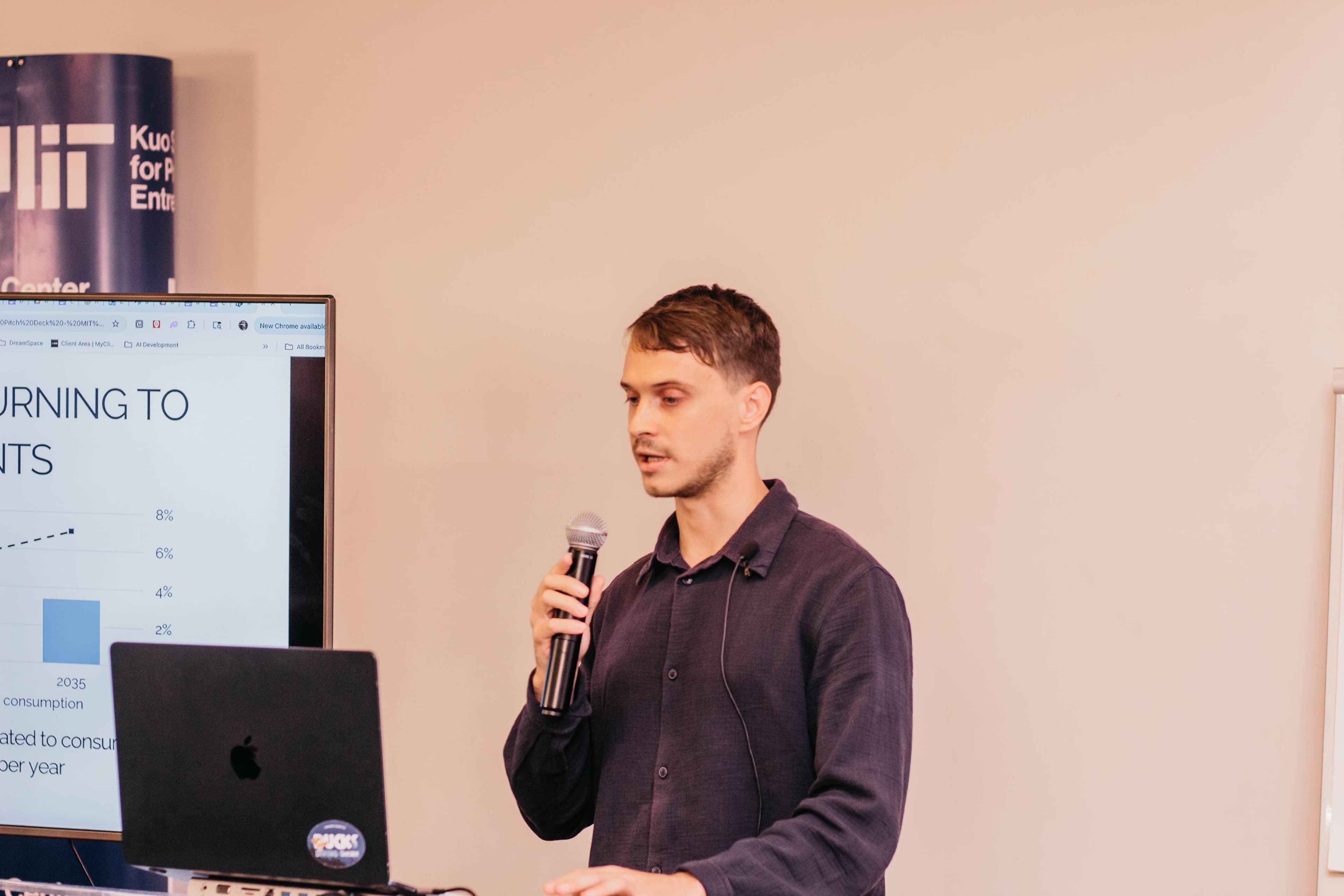 Dr. André Valkenburg at the workshop